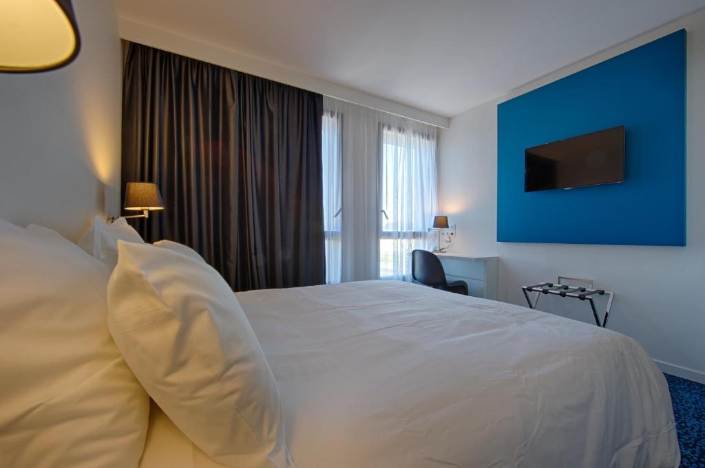 Nex Hotel Tarbes Habitación foto